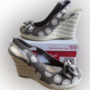 Super Cute Wedges! American Eagle 8-1/2, NEW!